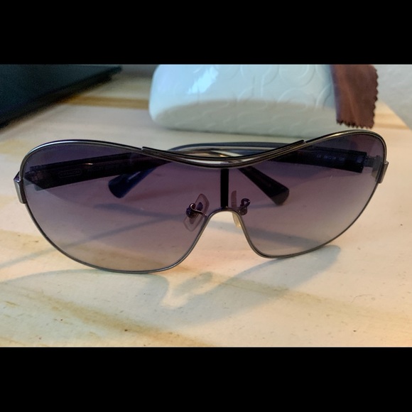 Coach Aviator Sunglasses - Picture 3 of 5